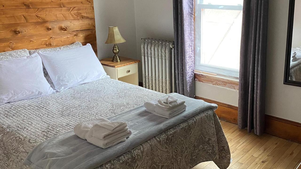 Auberge Ayer'S Cliff Eksteriør billede